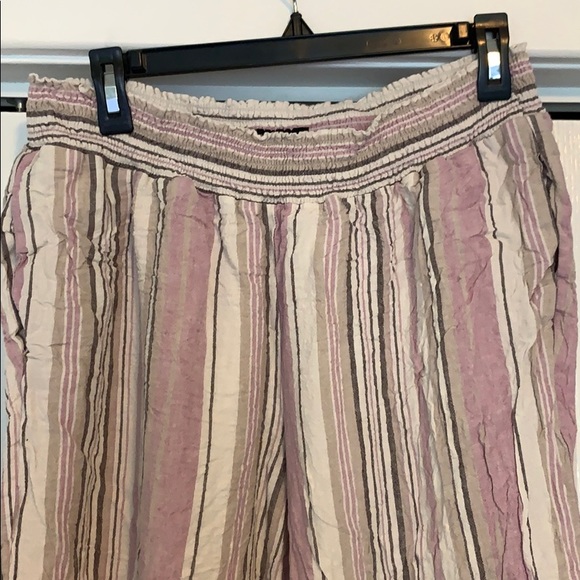 Striped paper bag linen capris - Picture 2 of 5